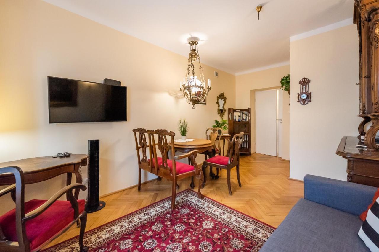 Downtown Antique Apartment Warsaw Exterior photo